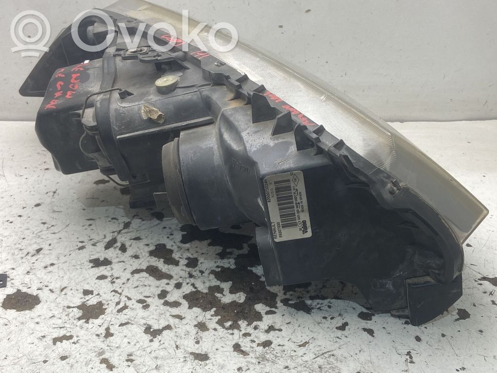 Renault Megane III Lampa przednia 