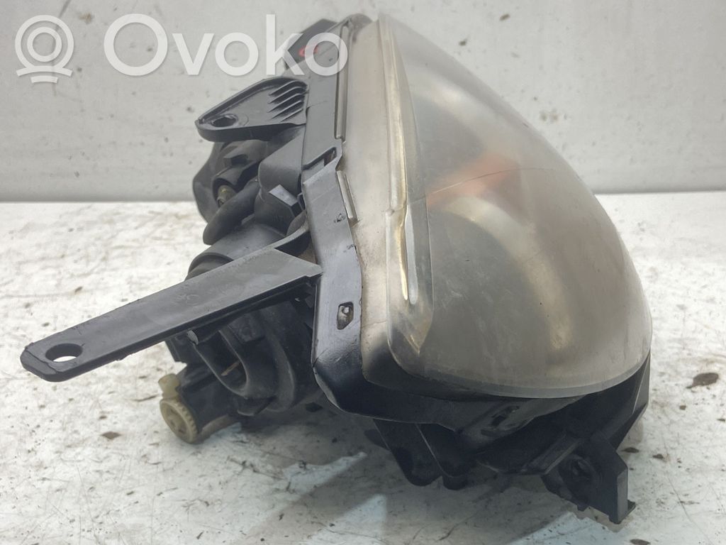 Mazda 3 I Phare frontale 