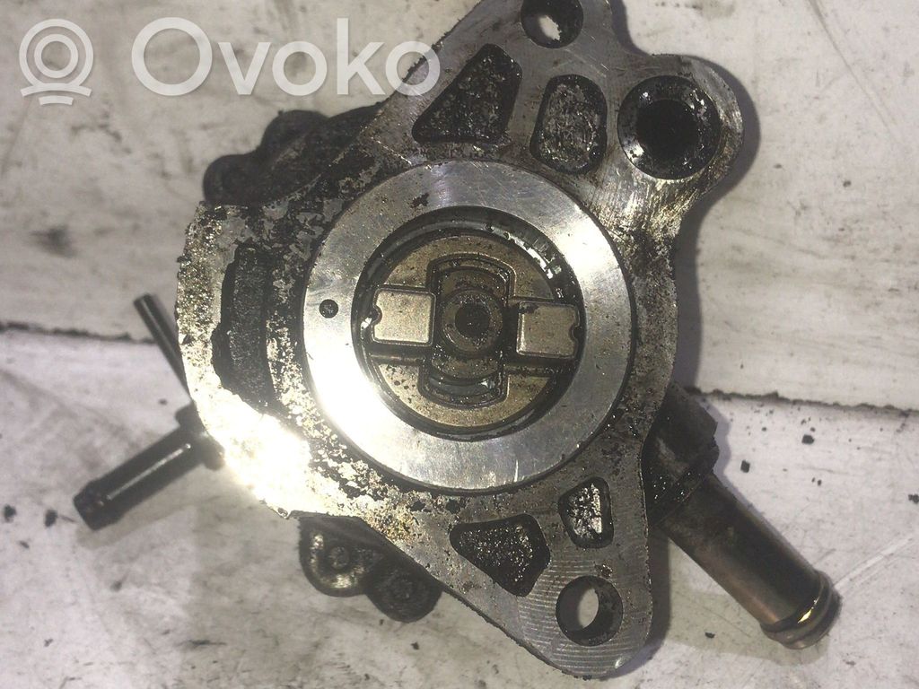 Toyota Corolla E120 E130 Pompă vacuum 