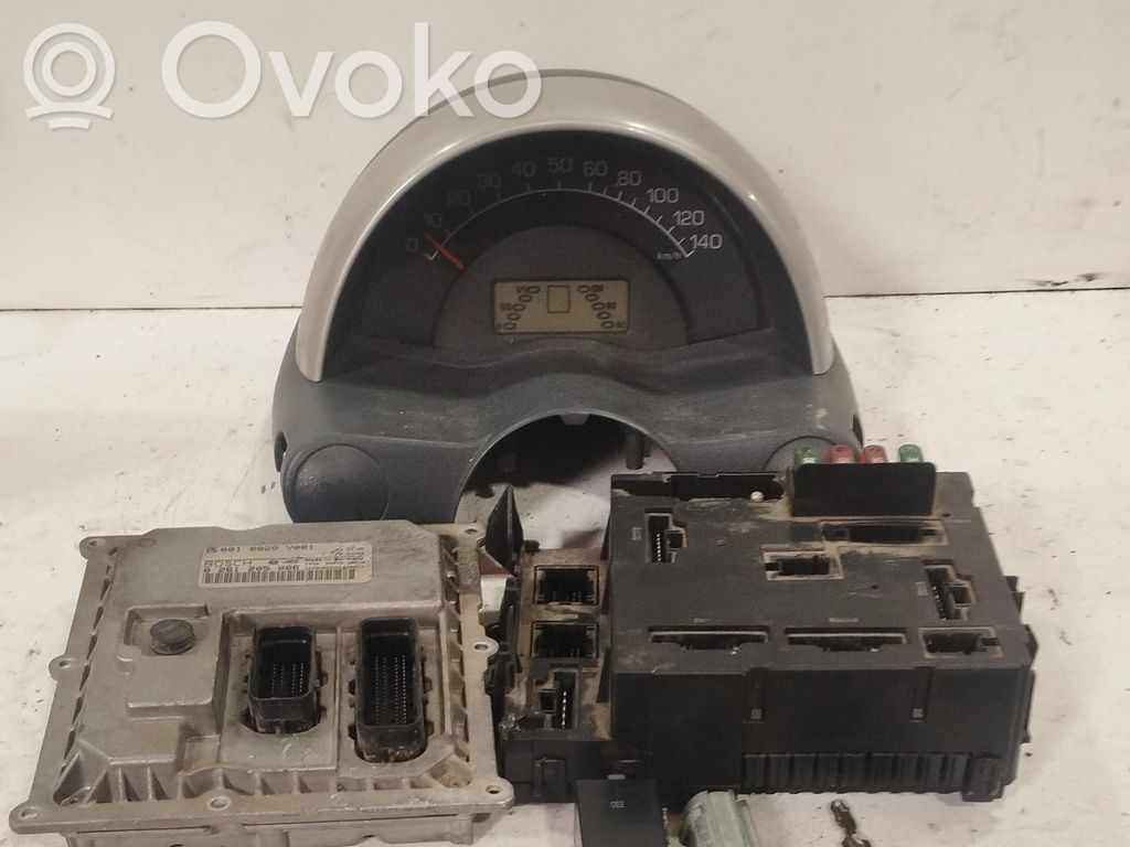 Smart ForTwo I MC01 Kit cu ECU motor și set închidere uși 