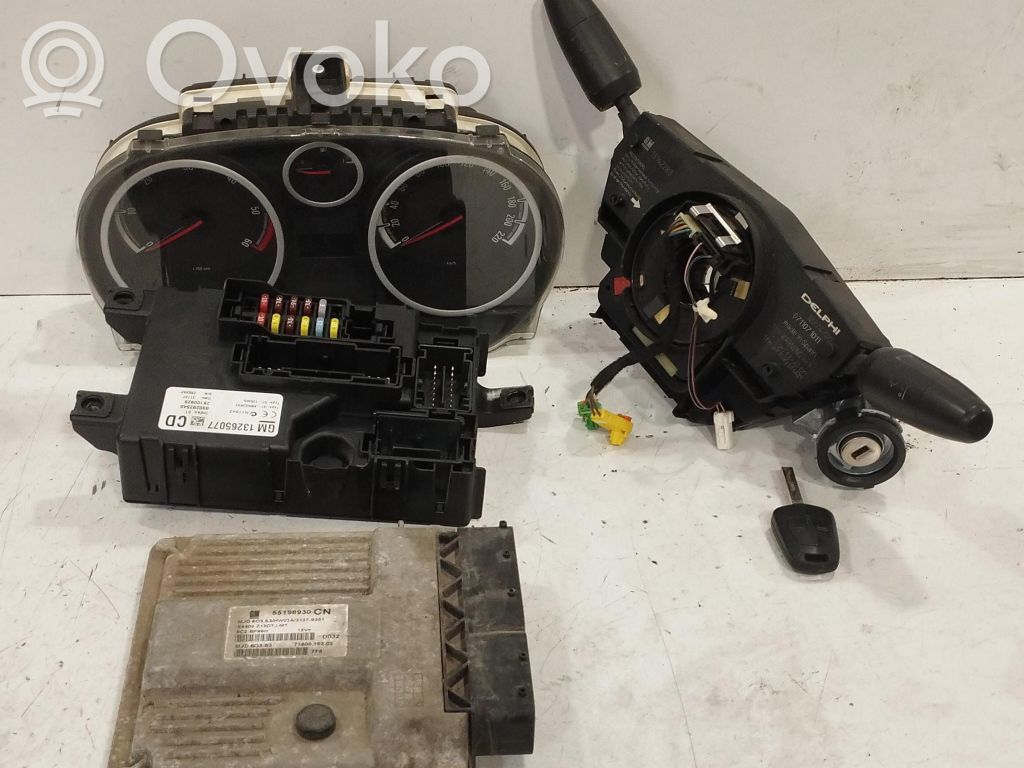 Opel Corsa D Kit centralina motore ECU e serratura