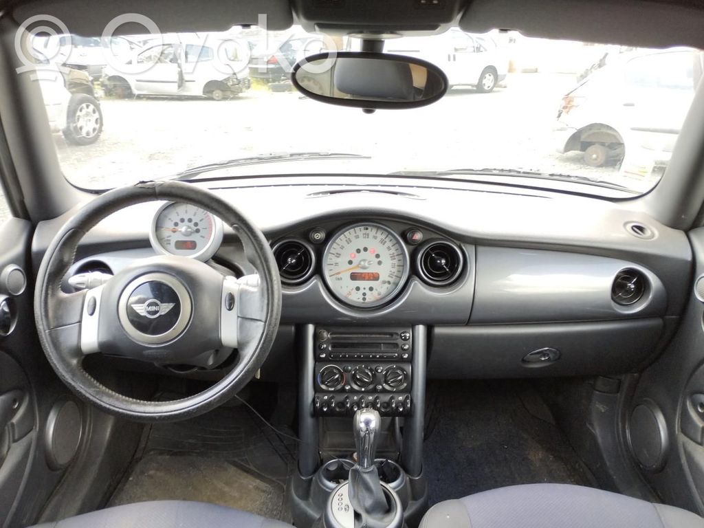 Mini One - Cooper Cabrio R52 Dashboard 