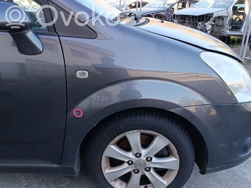 Toyota Corolla Verso AR10 Parafango 