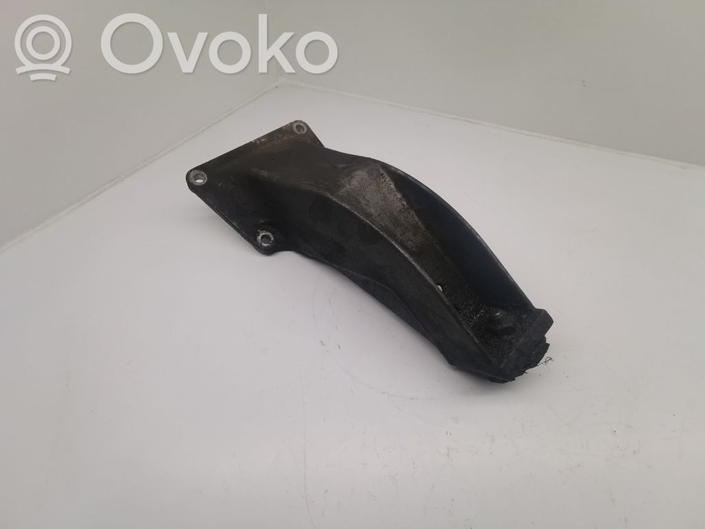 BMW 5 E39 Engine mounting bracket 