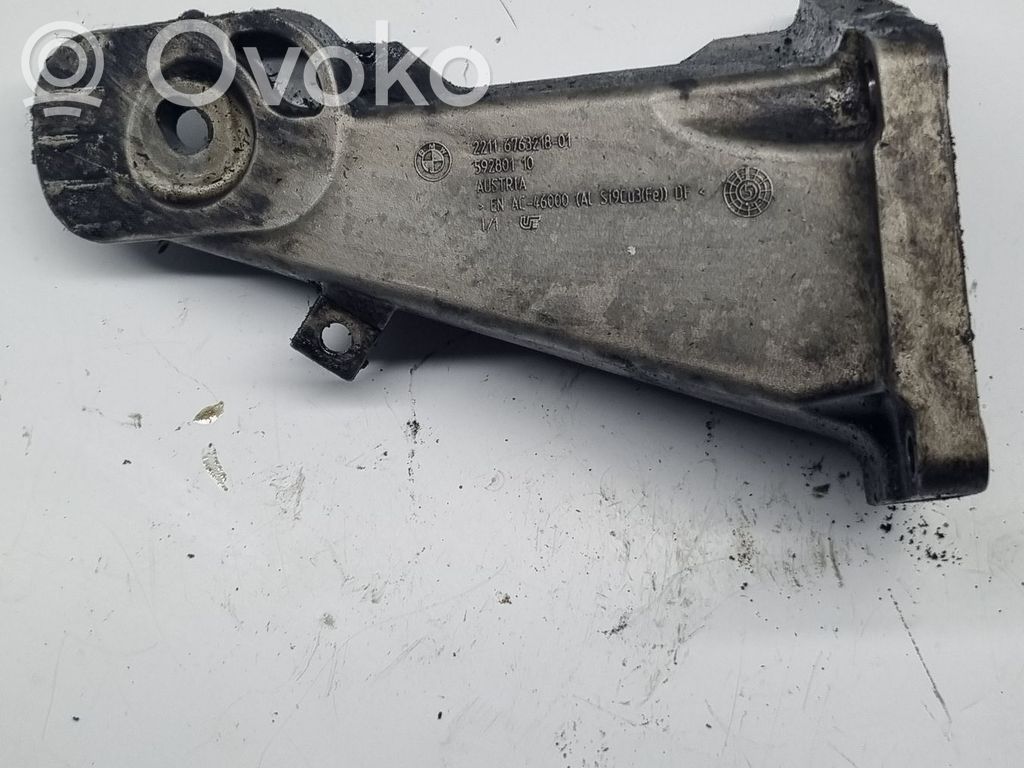 BMW 5 E60 E61 Variklio tvirtinimo kronšteinas 