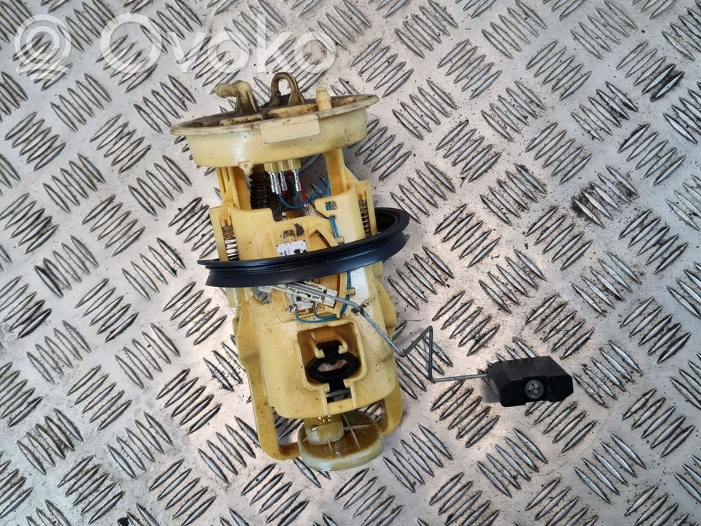 BMW 3 E46 Pompe à carburant 