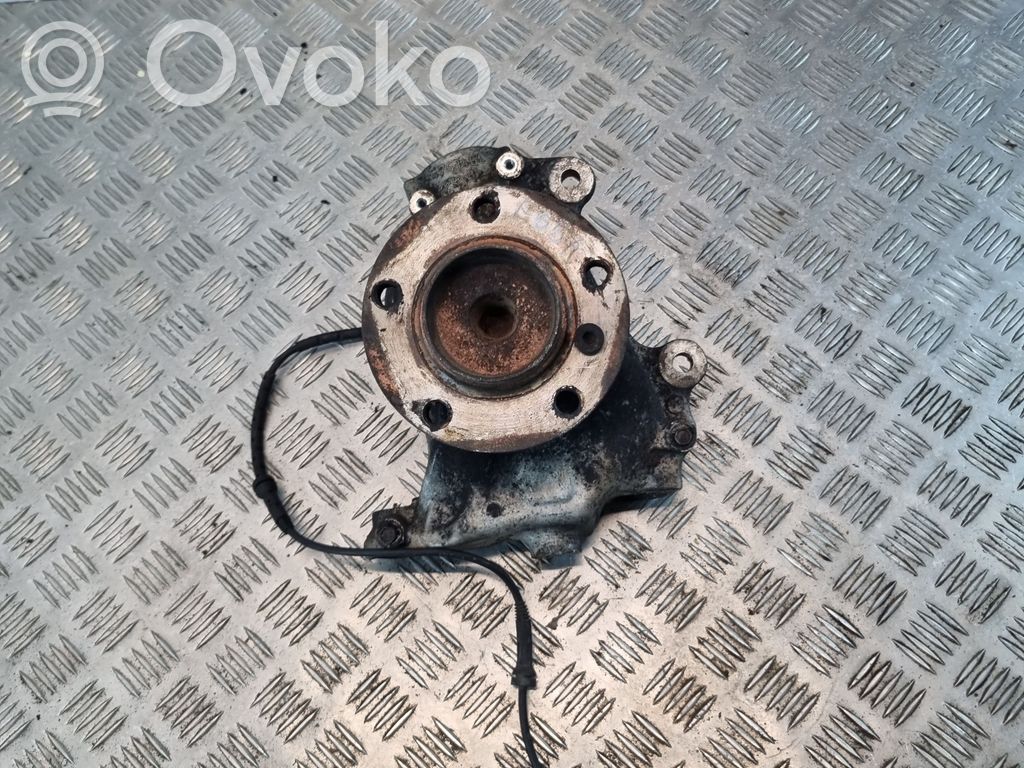 Front wheel hub   6753461
