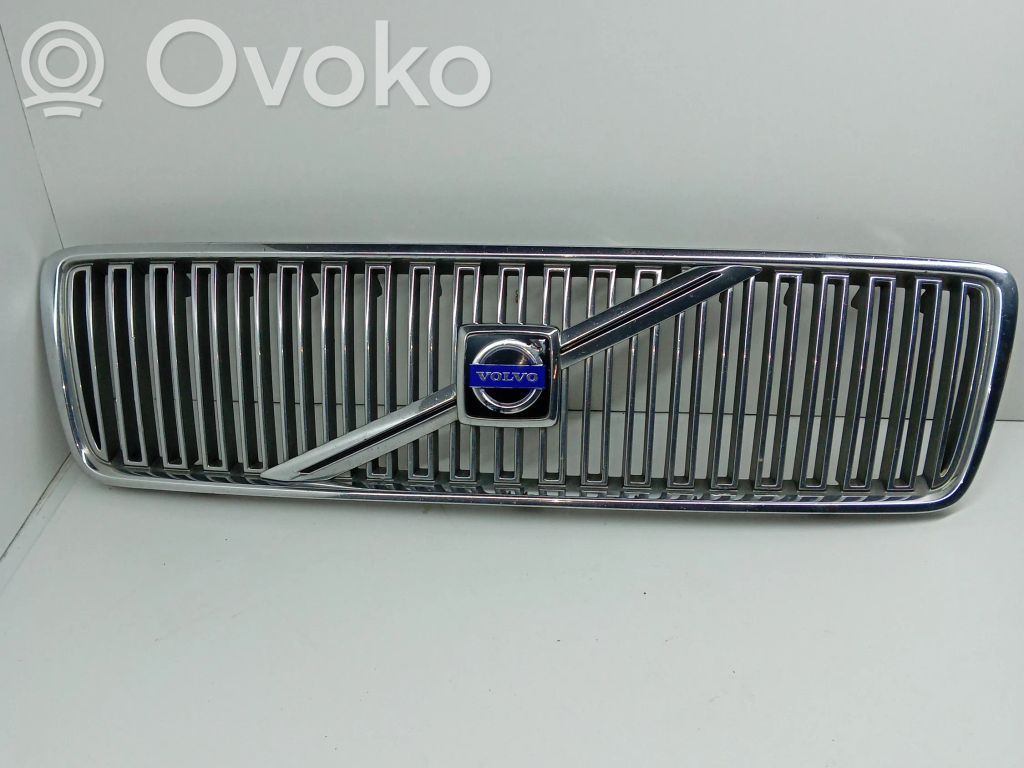 Volvo S80 Front bumper upper radiator grill 