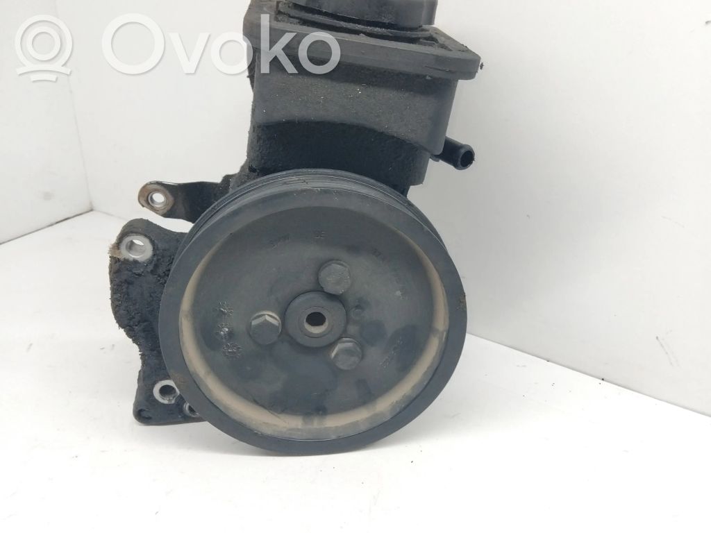 Power steering pump   6756575