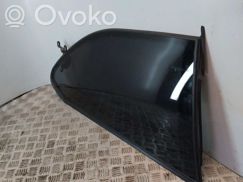 Rear side window   8146803