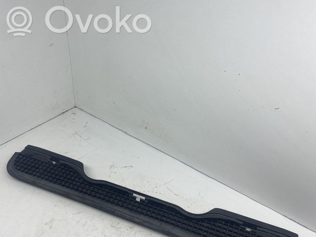 BMW 3 E36 Loga gaisa režģis 