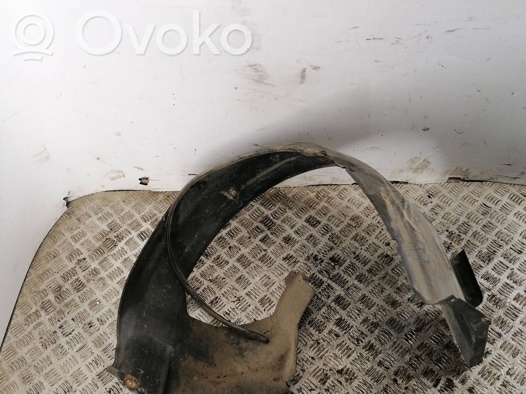 Front wheel arch liner splash guards