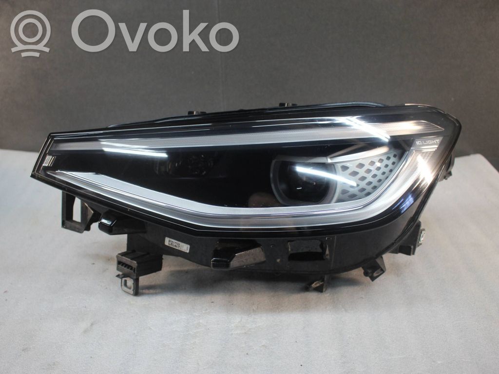 Volkswagen ID.4 Lampa przednia 