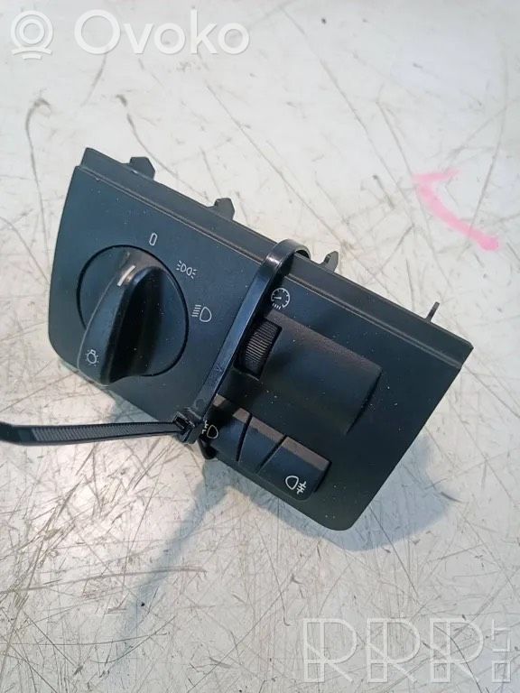 Light switch   8380255,025884,037045051