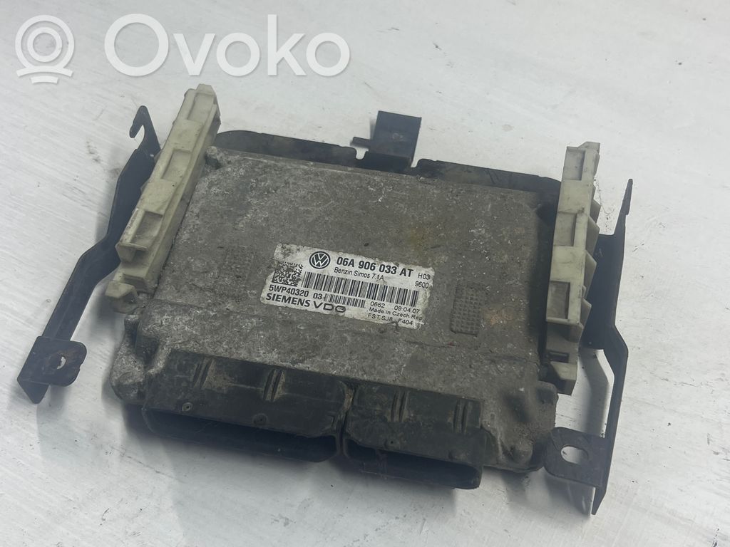 Volkswagen PASSAT B6 Engine control unit/module 
