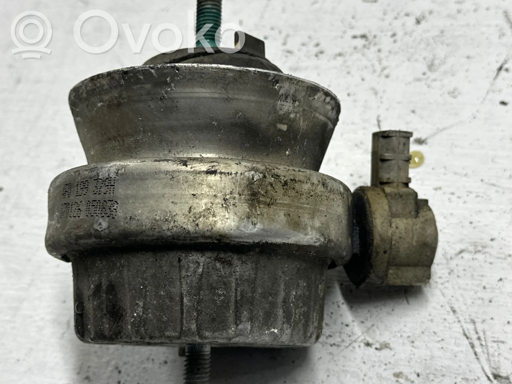 Audi A6 S6 C6 4F Engine mount bracket 