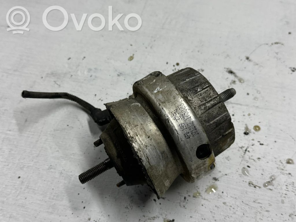 Audi A6 S6 C6 4F Engine mount bracket 