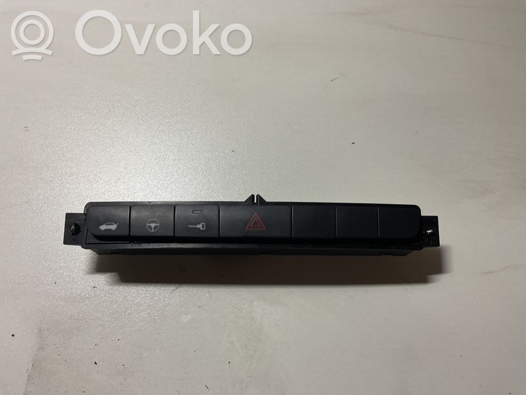 Fiat Grande Punto Przycisk świateł awaryjnych 