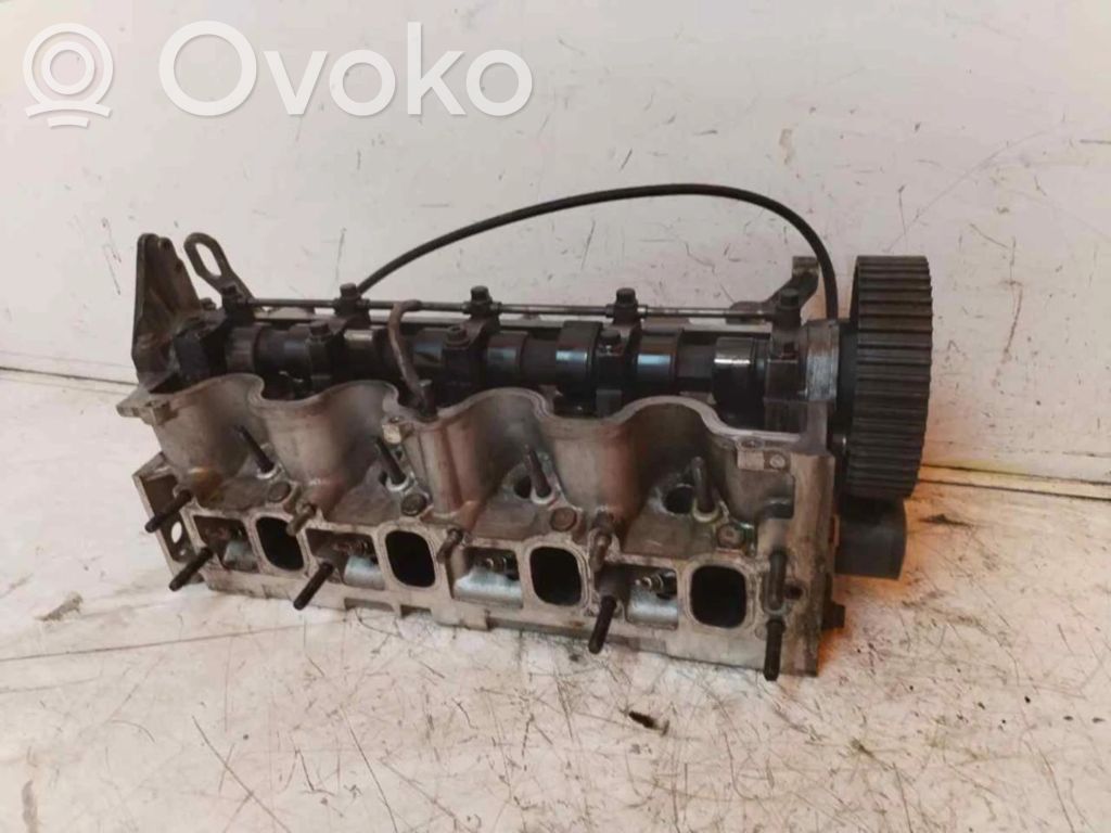 Opel Zafira B Engine head 