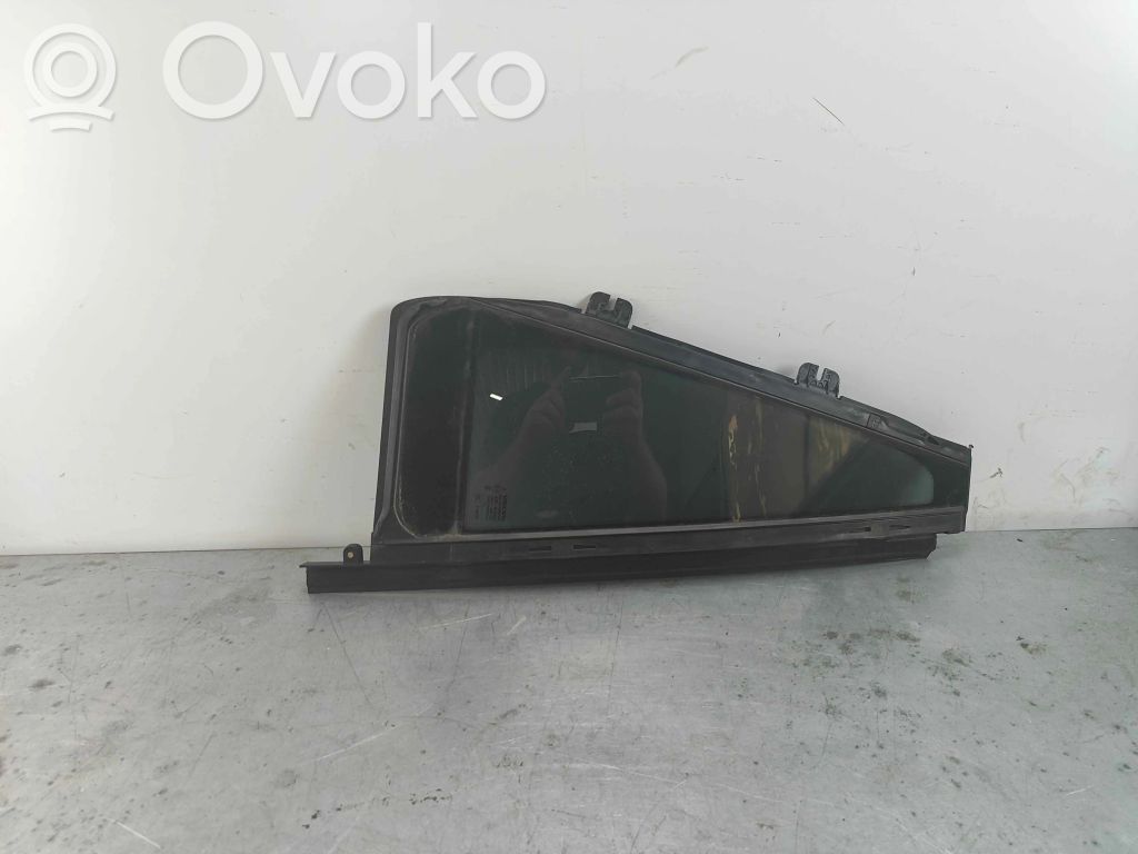 Volvo XC90 Ventanilla de ventilación de la puerta trasera 