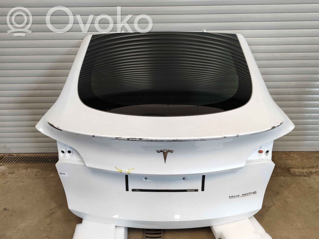 Tesla Model Y Tailgate/trunk/boot lid 