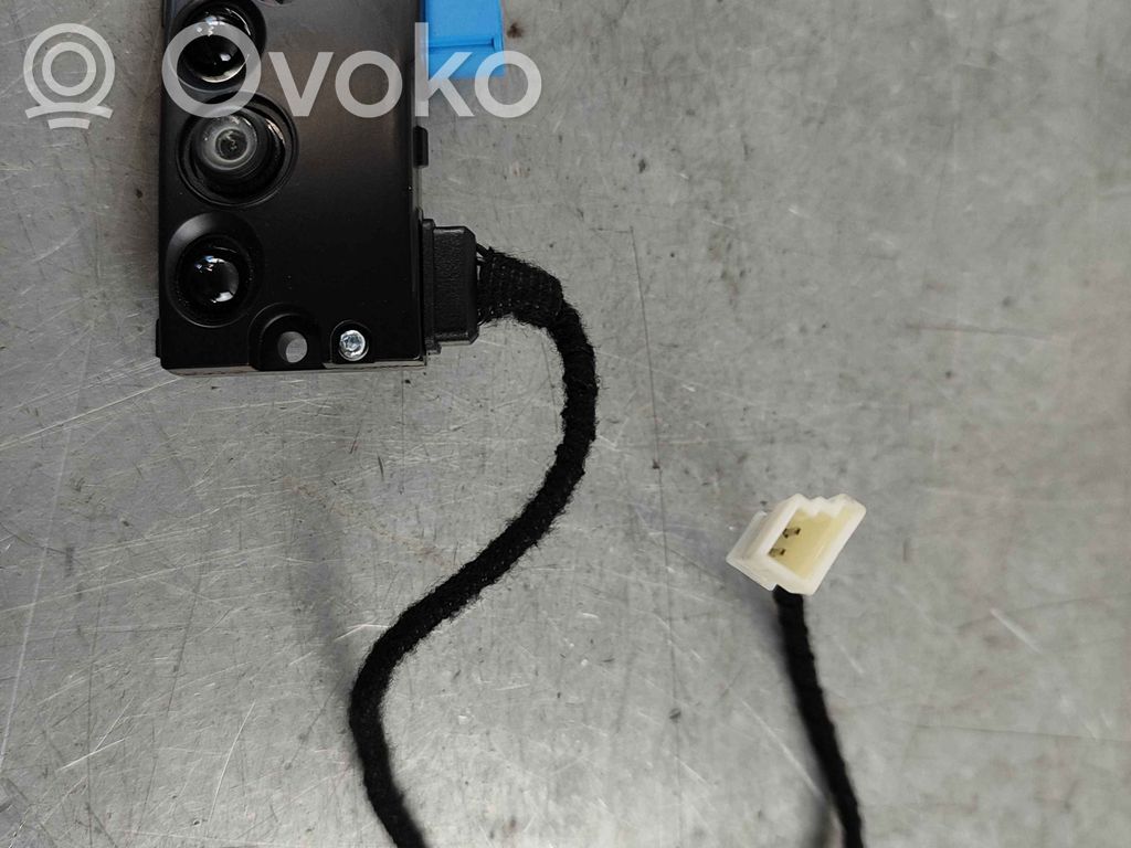 Tesla Model Y Windshield/windscreen camera 