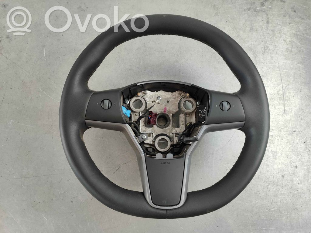 Tesla Model Y Steering wheel 
