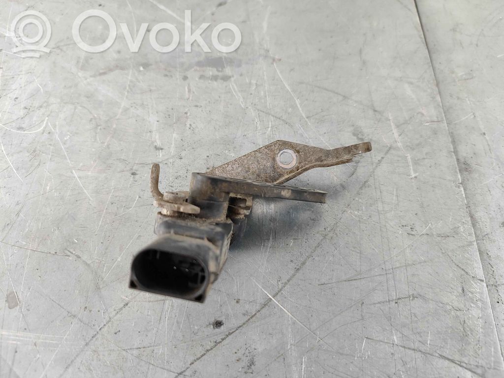Volvo XC60 Rear air suspension level height sensor 