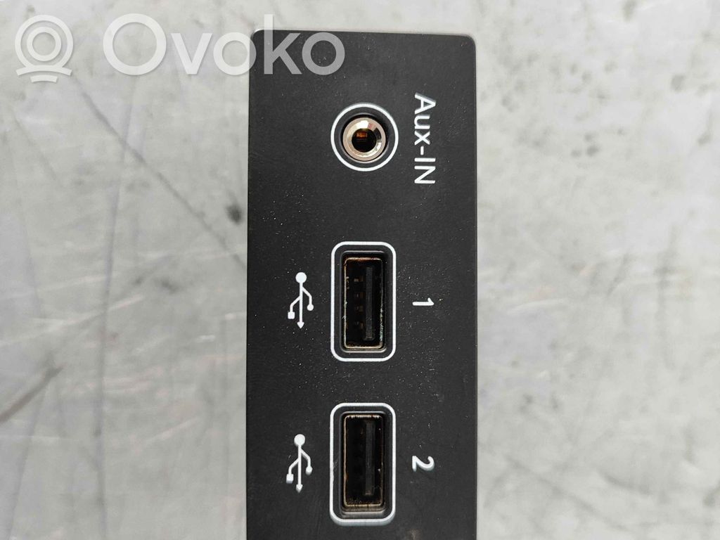 Renault Zoe AUX in-socket connector 