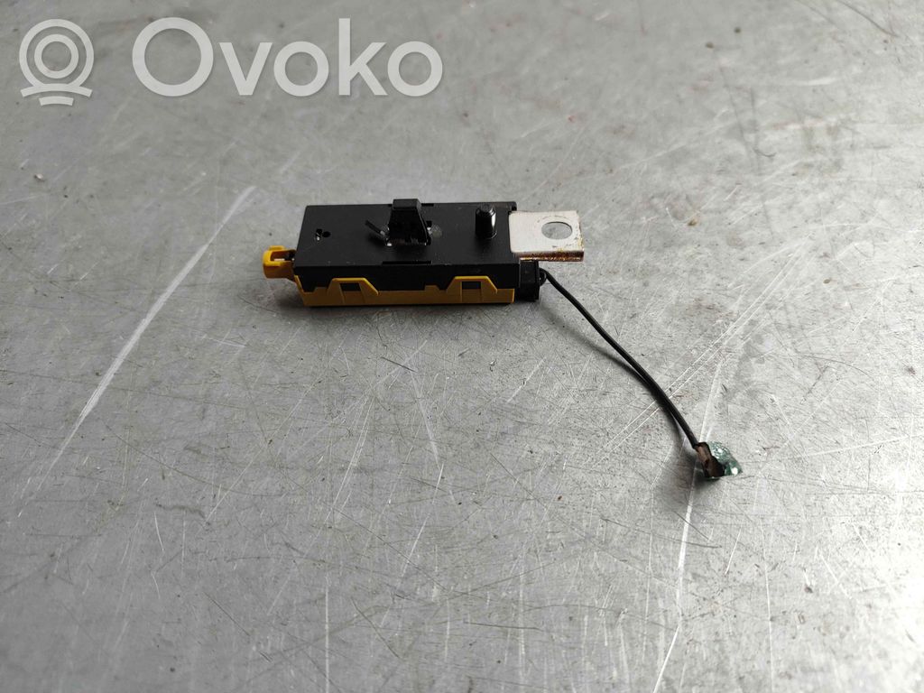 Volvo C40 Antenos stiprintuvas 