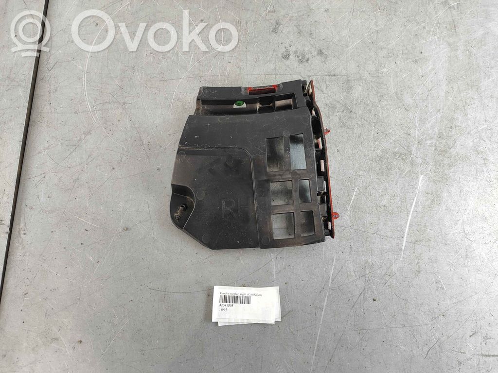 Volvo C40 Soporte del parachoques delantero 