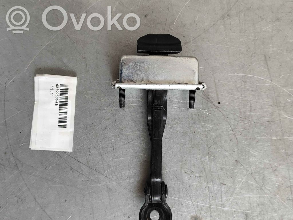 Ram 1500 DT Etuoven pidätin 
