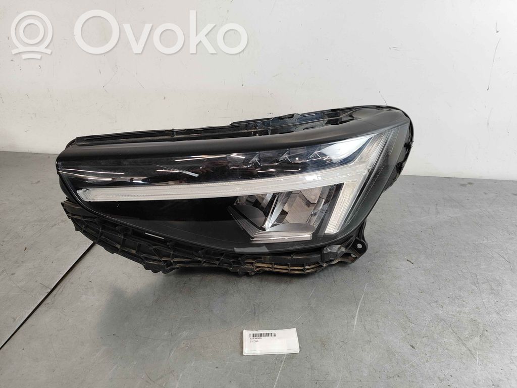 Volvo C40 Scheinwerfer 