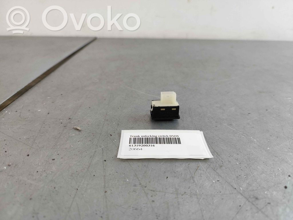 BMW 3 GT F34 Tailgate opening switch 