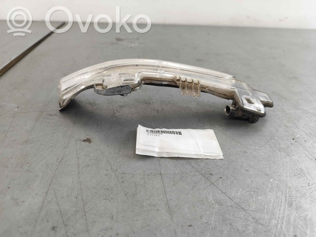 Volvo S60 Mirror indicator light 