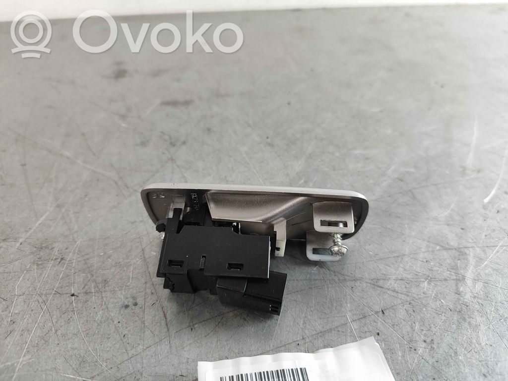 Jaguar XF X250 Electric window control switch 
