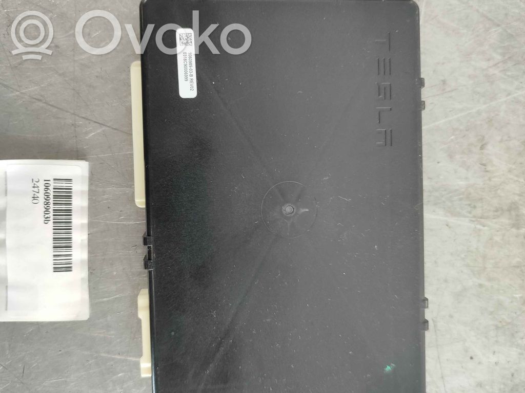 Tesla Model S Suspension control unit/module 