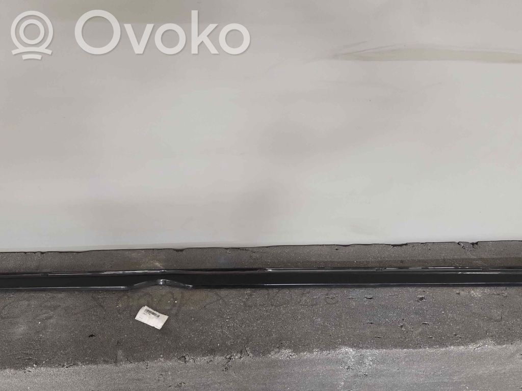 Tesla Model S Kynnyksen/sivuhelman lista 