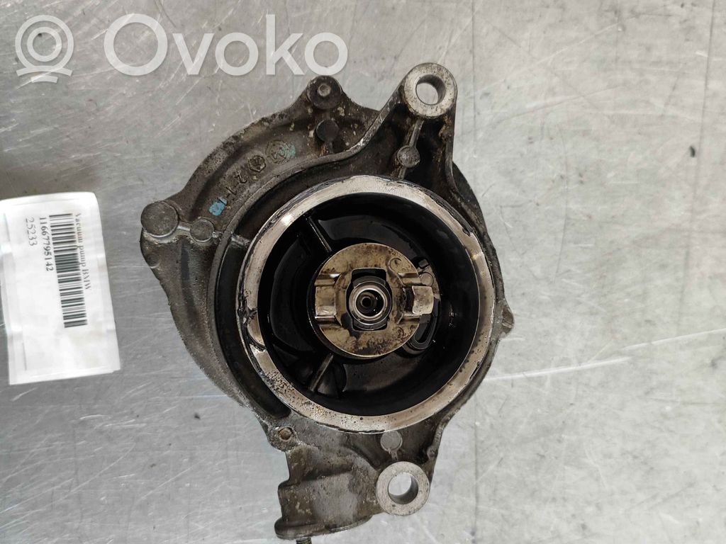 BMW 7 E65 E66 Vakuumo pompa 
