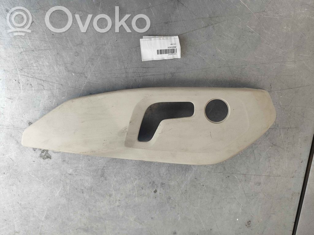 Volvo XC60 Moldura del control de asiento de la puerta delantera 