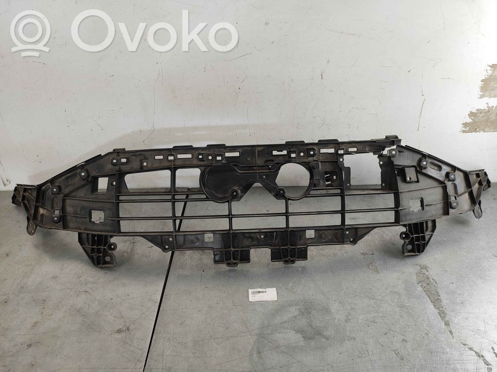 Audi e-tron Front bumper upper radiator grill 
