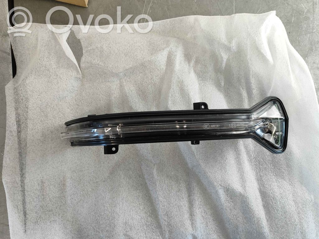 BMW 5 G30 G31 G38 Kierunkowskaz na lusterko boczne 