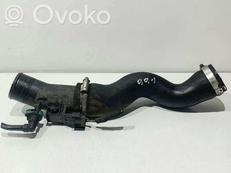 Ford Fiesta Schlauch / Leitung Ladeluftkühler 