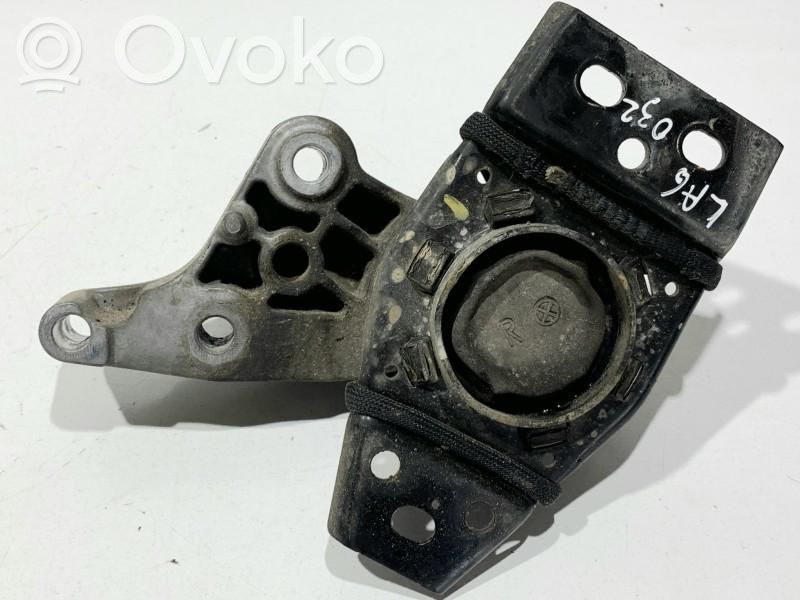 Renault Laguna III Engine mounting bracket 