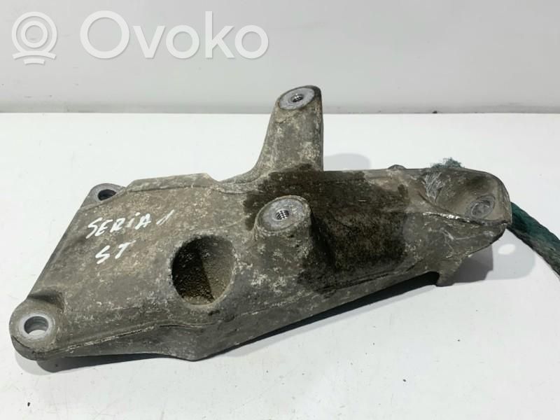 Engine mounting bracket   6776529