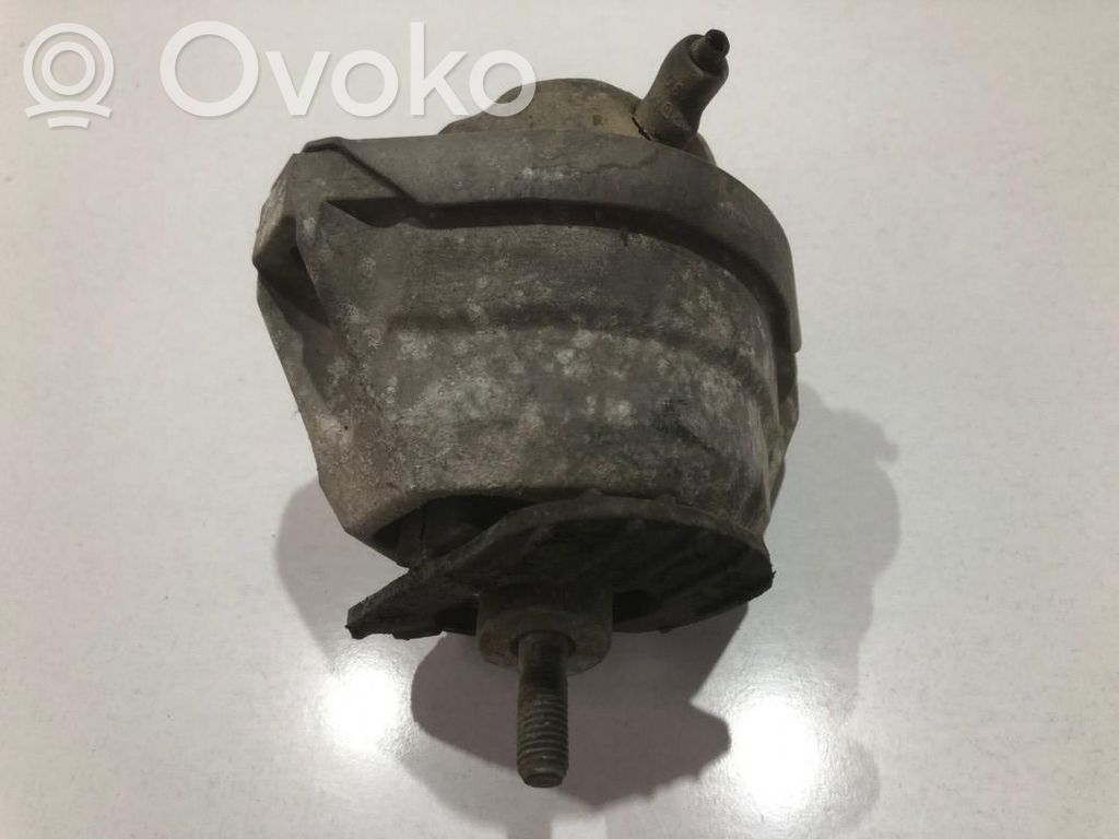 Moottorin kiinnikekorvake   6761092