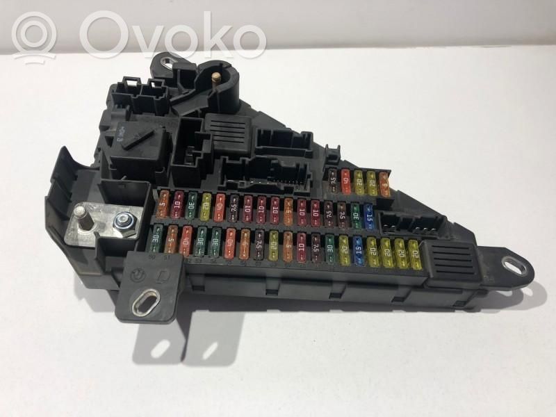 BMW 5 E60 E61 Saugiklių blokas 