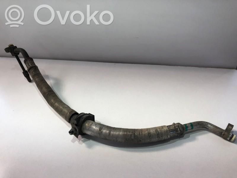 BMW 5 E39 Ilmastointilaitteen putki (A/C) 