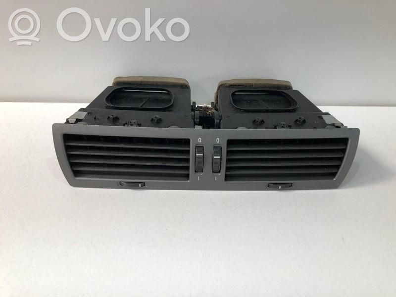 BMW 7 E65 E66 Oro grotelės lubose 
