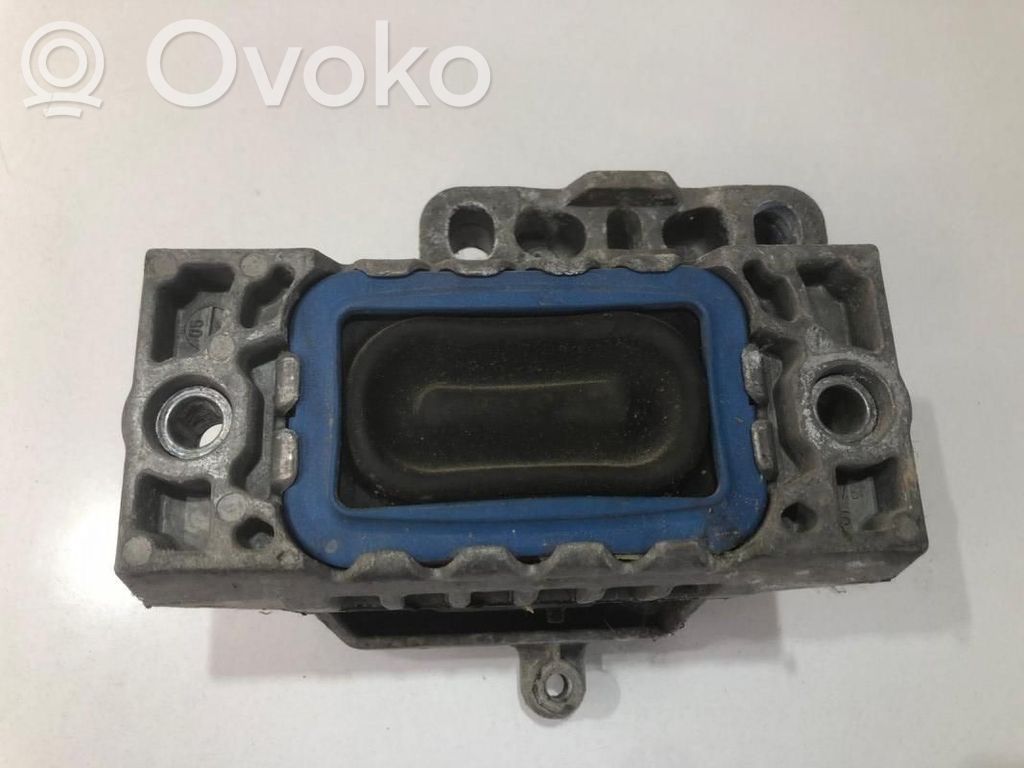 Audi A3 S3 8P Engine mounting bracket 